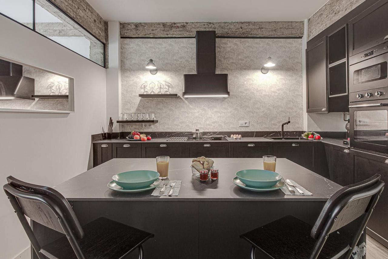 Central Square Deluxe Apartment โอโกรูญา ภายนอก รูปภาพ