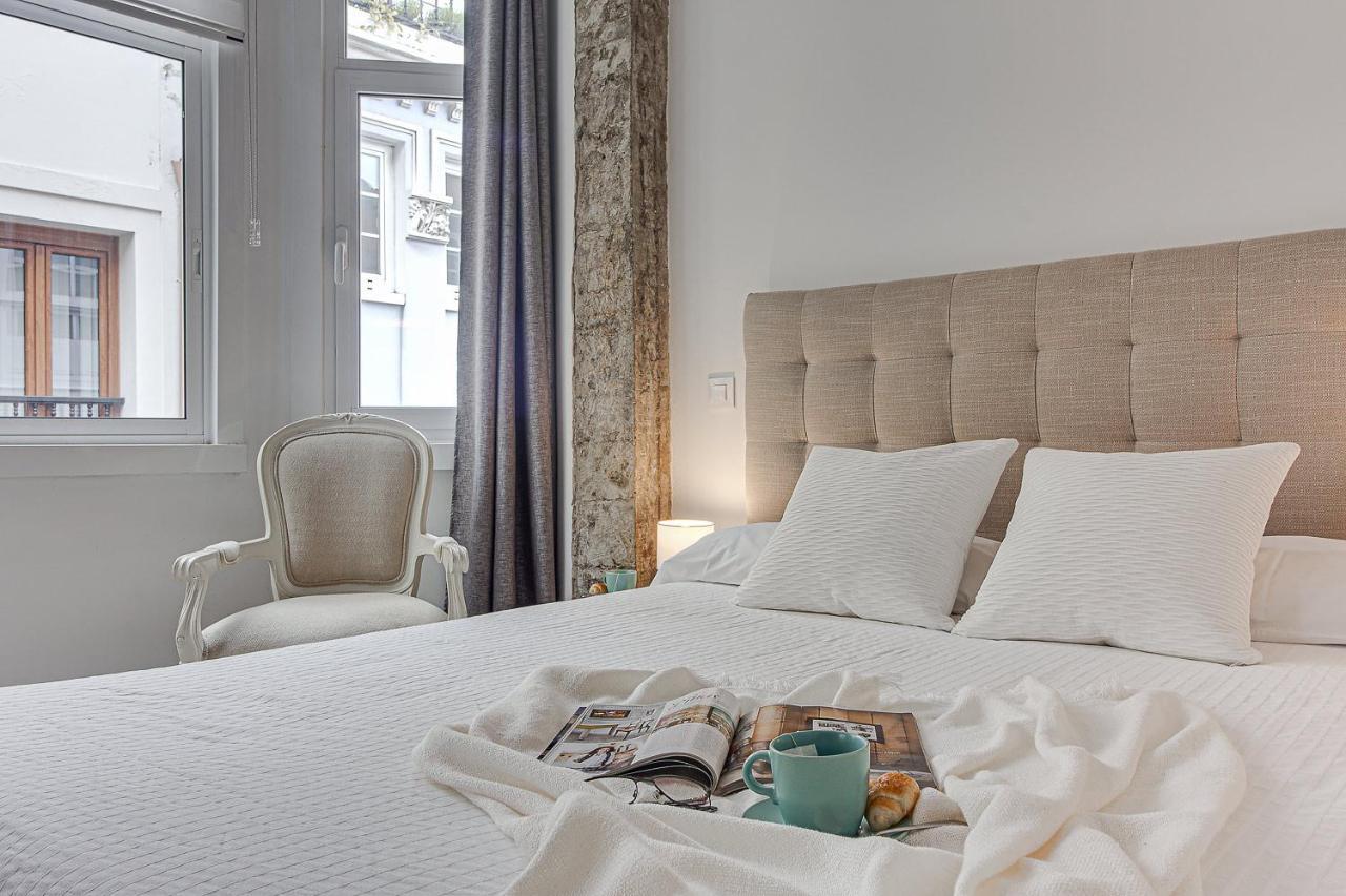 Central Square Deluxe Apartment โอโกรูญา ภายนอก รูปภาพ